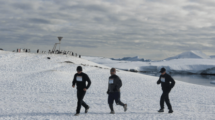 Від Австралії до Антарктиди: понад 14 000 людей долучилися до "Найдовшого у світі марафону" - 285x160
