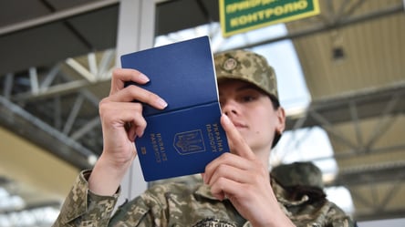 Украинцы массово едут за границу перед праздниками — причина - 285x160