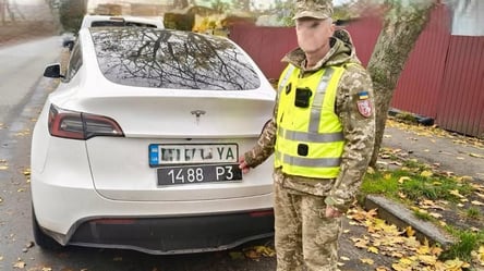 Tesla з військовими номерами у Хмельницькому: чим завершилася перевірка ВСП - 290x160