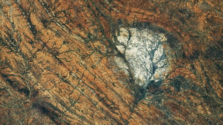 NASA обнаружило на Земле гигантский "кусок Луны" - 285x160
