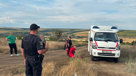 На Одещині 14-річного хлопчика засипало піском в кар'єрі: дитина загинула - 285x160