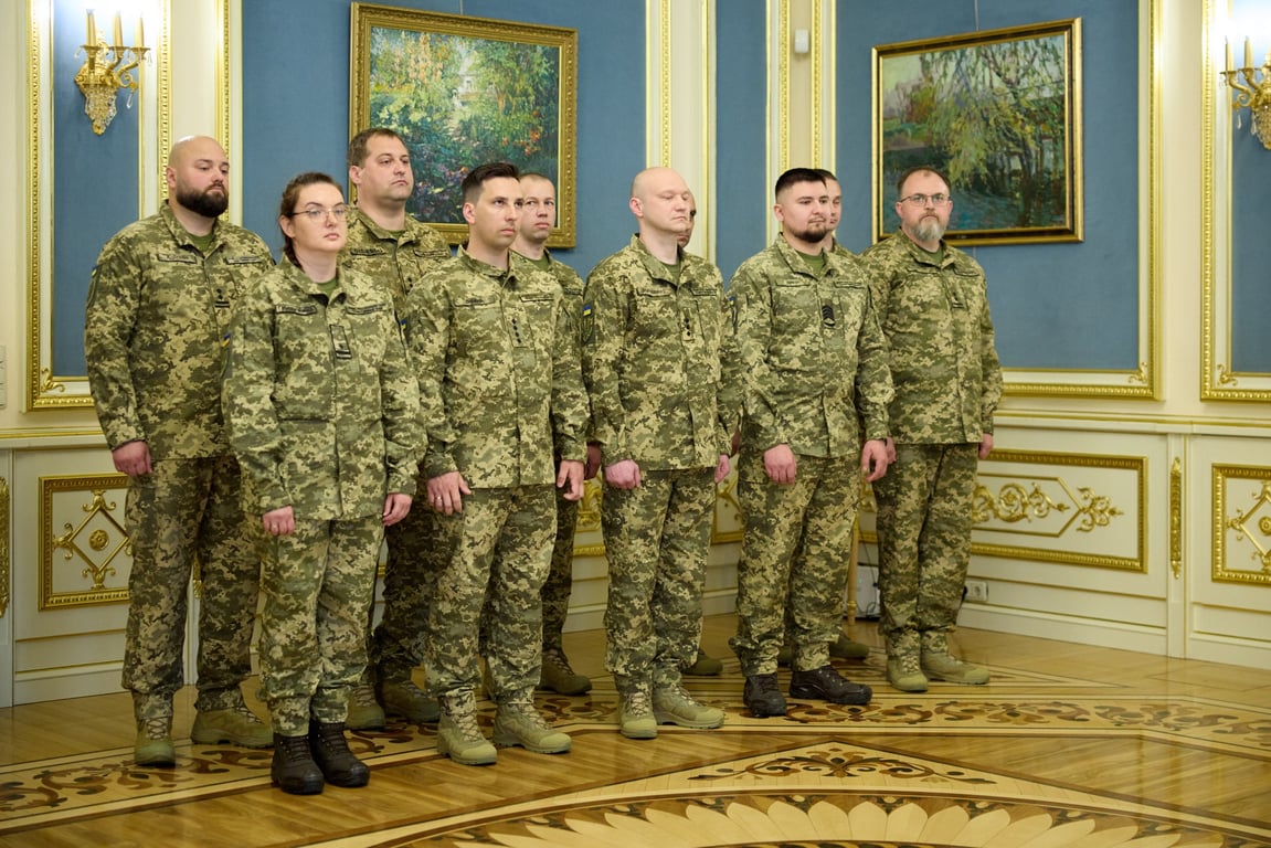 Зеленський нагородив воїнів Держспецзв’язку