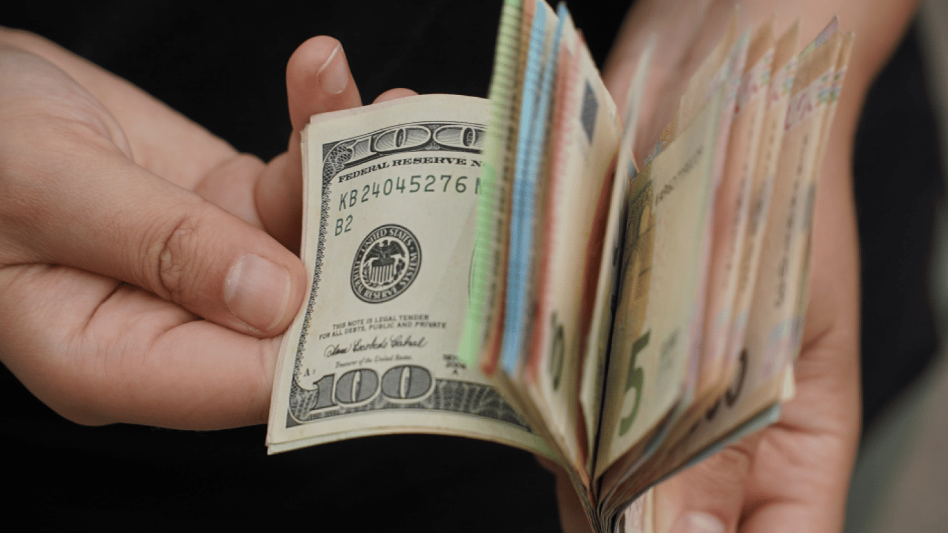 Як переказати гроші за кордон – п&#39;ять способів