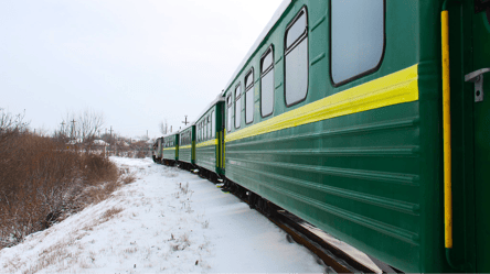 УЗ розставила "крапки над і", хто має право користуватись столиком в потязі - 328x184