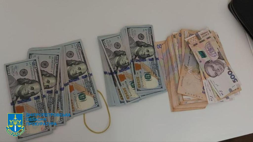 Гроші, які знайшли в злочинної групи
