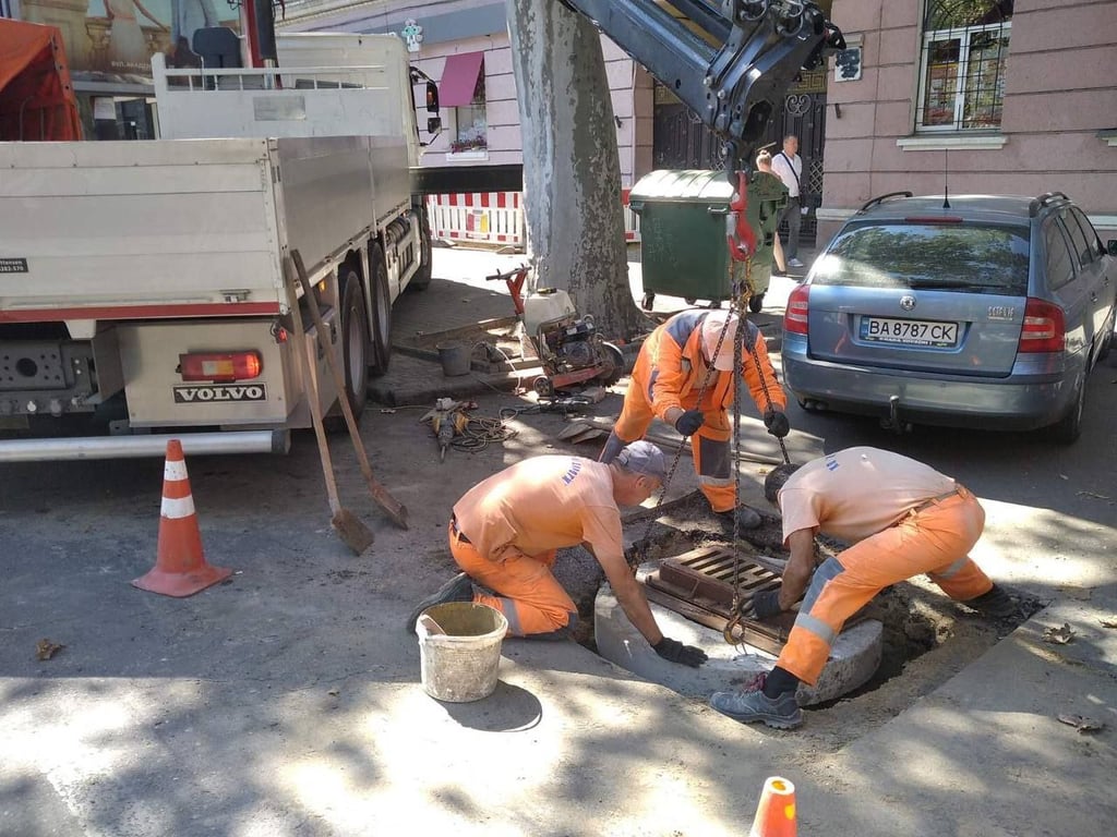 Ремонтные работы по дорогам Одессы. Фото: КП "Городские дороги"