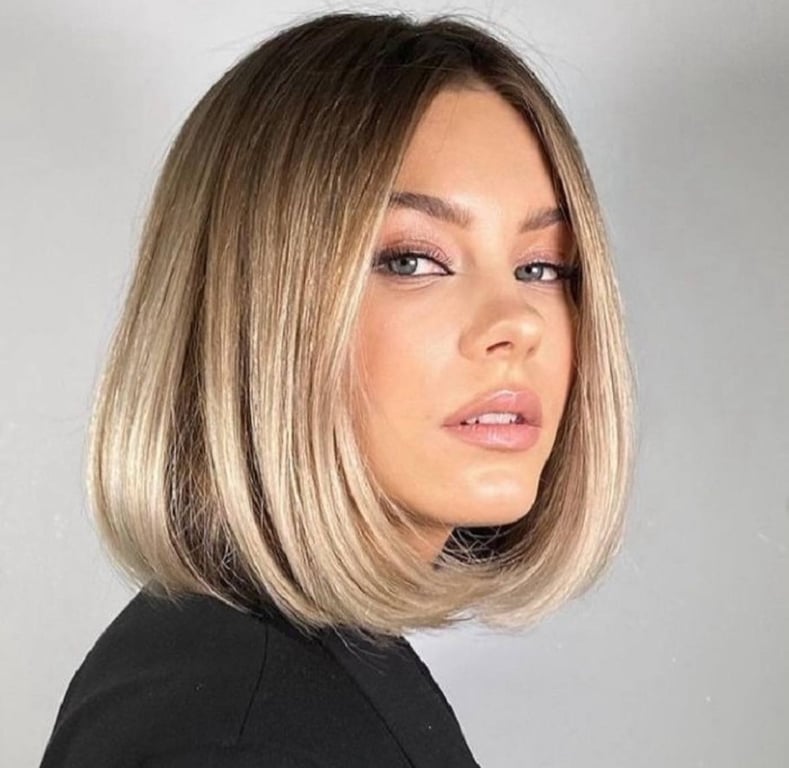 Каре у поєднанні з модним фарбування має сучасний вигляд