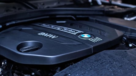 Чому двигуни нових авто мають велику пластикову кришку - 290x166