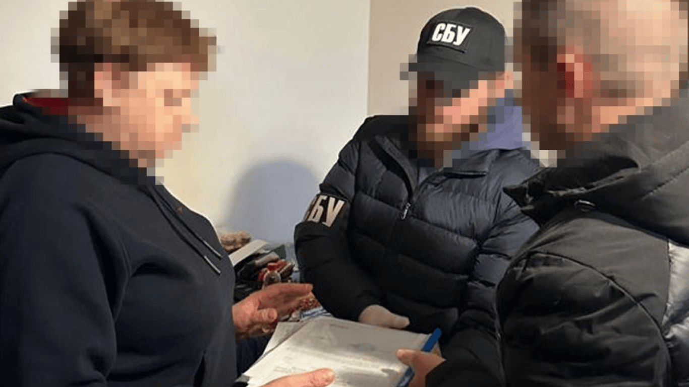 Экс-чиновница  из Херсона отдала оккупантам авто скорой помощи для депортации детей в Россию