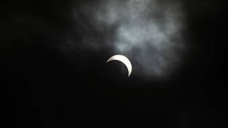 ​​​​​​​Сьогодні українці зможуть побачити рідкісне місячне затемнення - 285x160