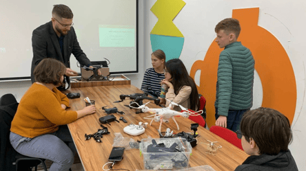 У школах мають вивчати безпілотні системи — військовий - 285x160