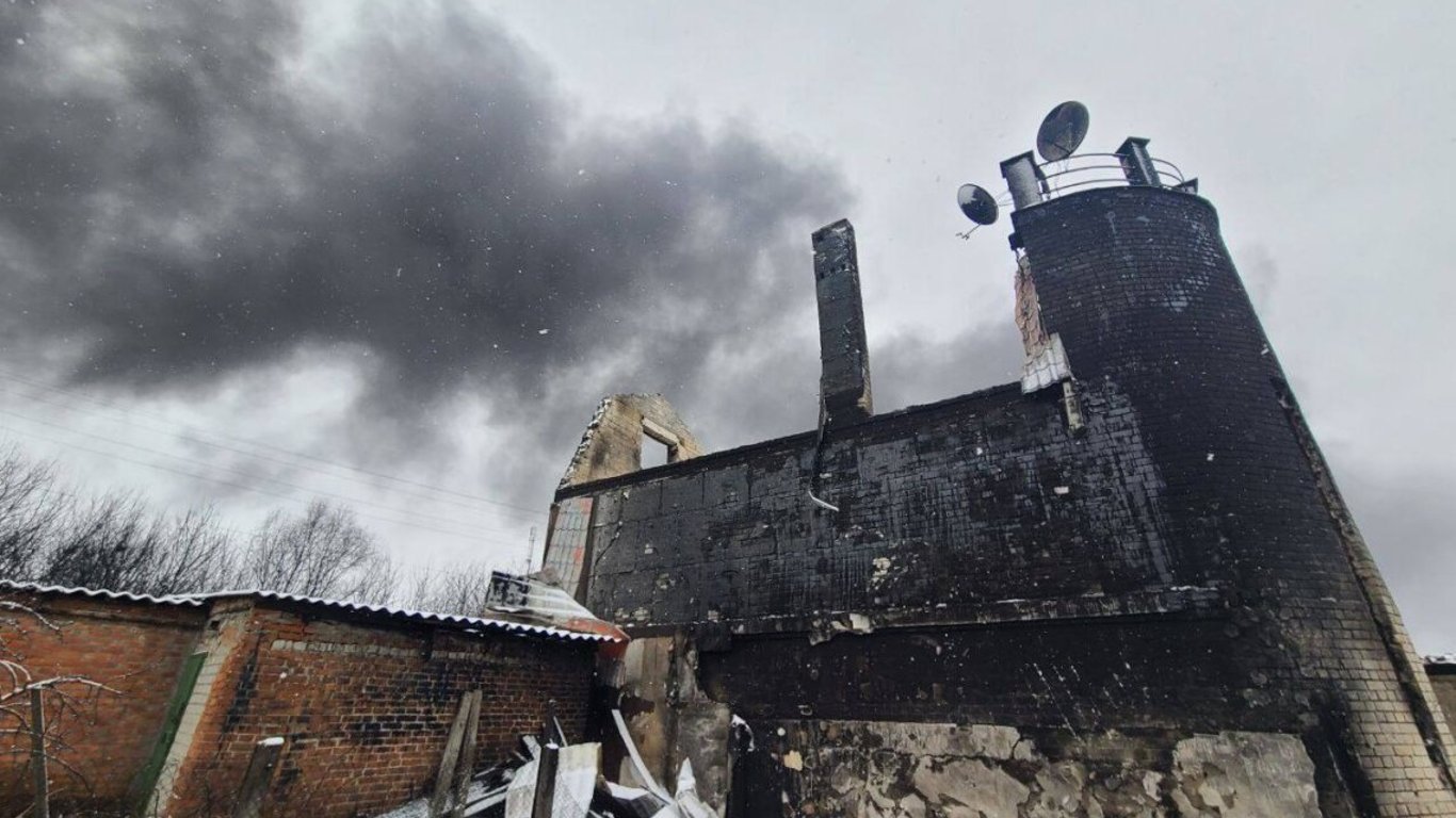 У Мінекології розповіли, яких збитків зазнала Харківщина після обстрілу нафтобази