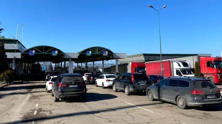 Скандал на границе с Польшей — таможенники не пропускают автомобили для ВСУ - 285x160