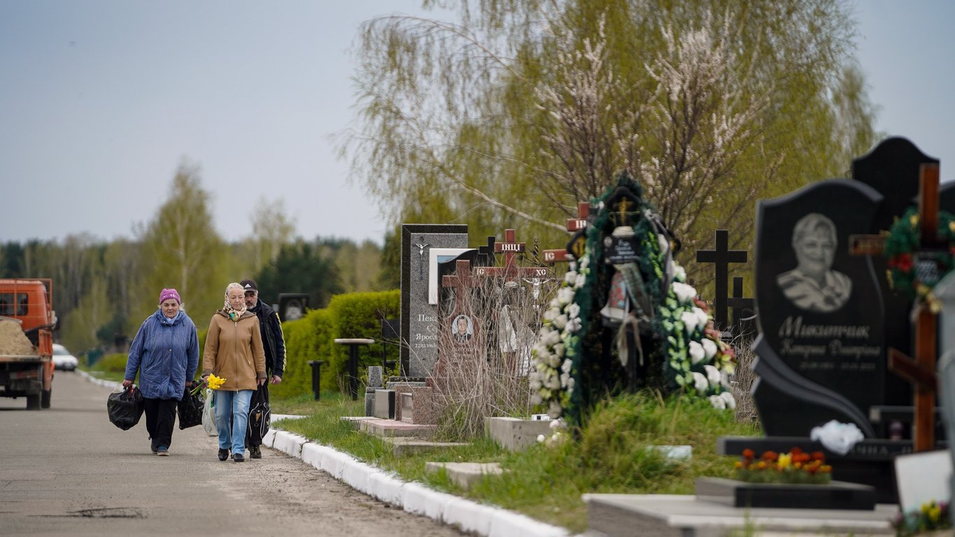 У поминальні дні на Одещині посилять патрулювання поліції біля цвинтарів