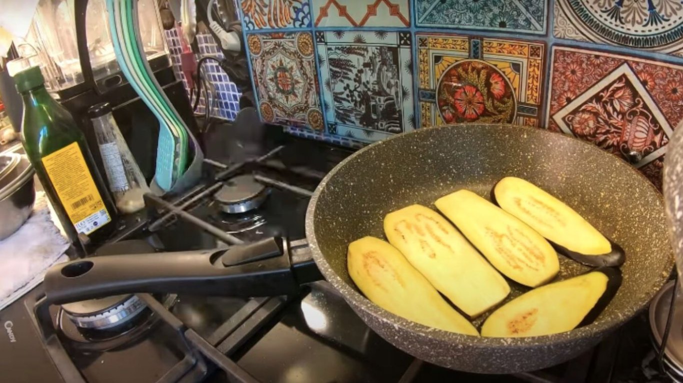 как приготовить рулетики из баклажанов рецепт