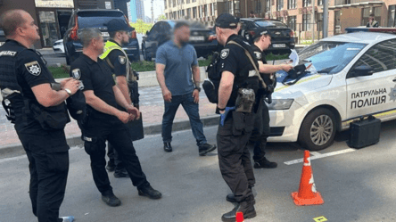 Стріляв у дворі житлових будинків: у Києві повідомили про підозру 42-річному чоловіку - 290x166