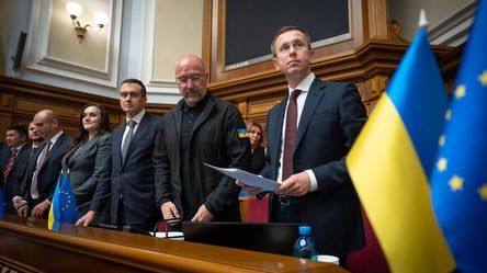 Новий уряд розпочав роботу: Корецький провів перше засідання Кабміну - 285x160