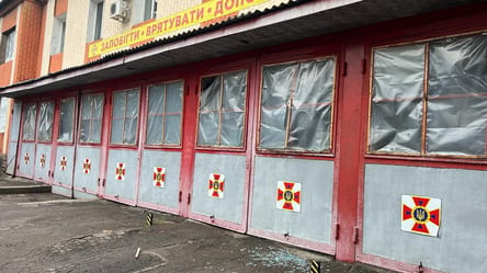 Через обстріли у двох областях України пошкоджені пожежно-рятувальні підрозділи, — МВС - 285x160
