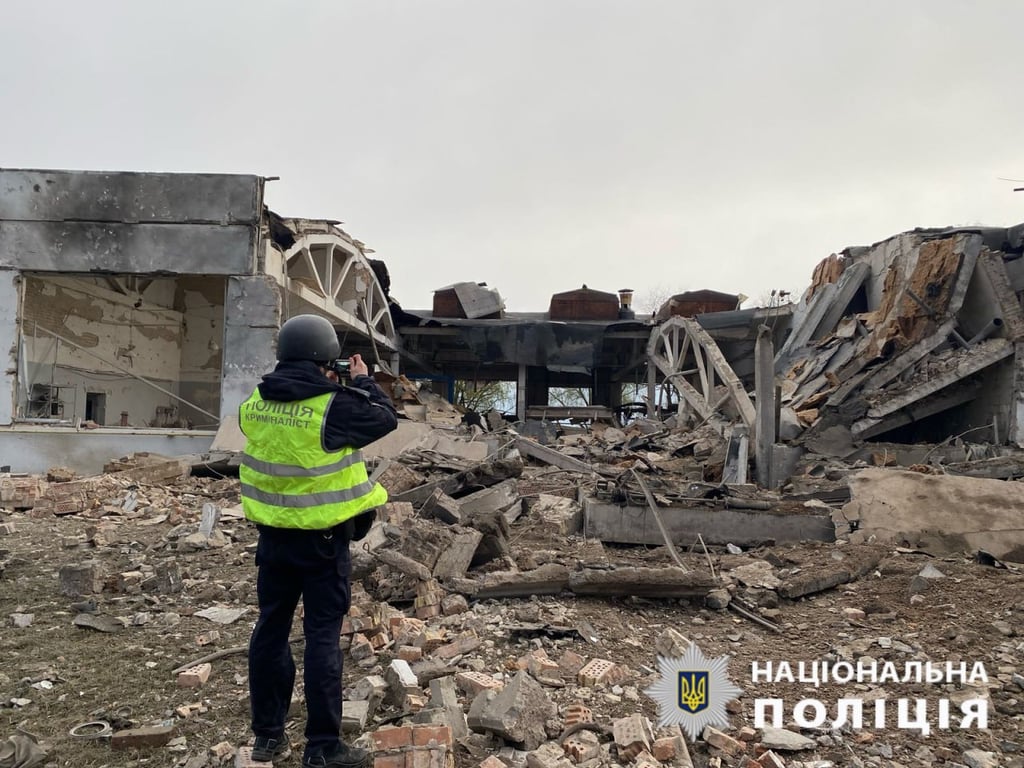 Через атаку РФ на Київську область 6 квітня зазнали пошкоджень будівлі