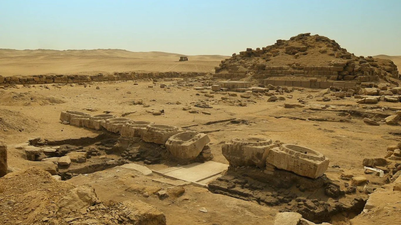 В Єгипті виявили древній храм бога Сонця, якому більше 2,5 тисяч років