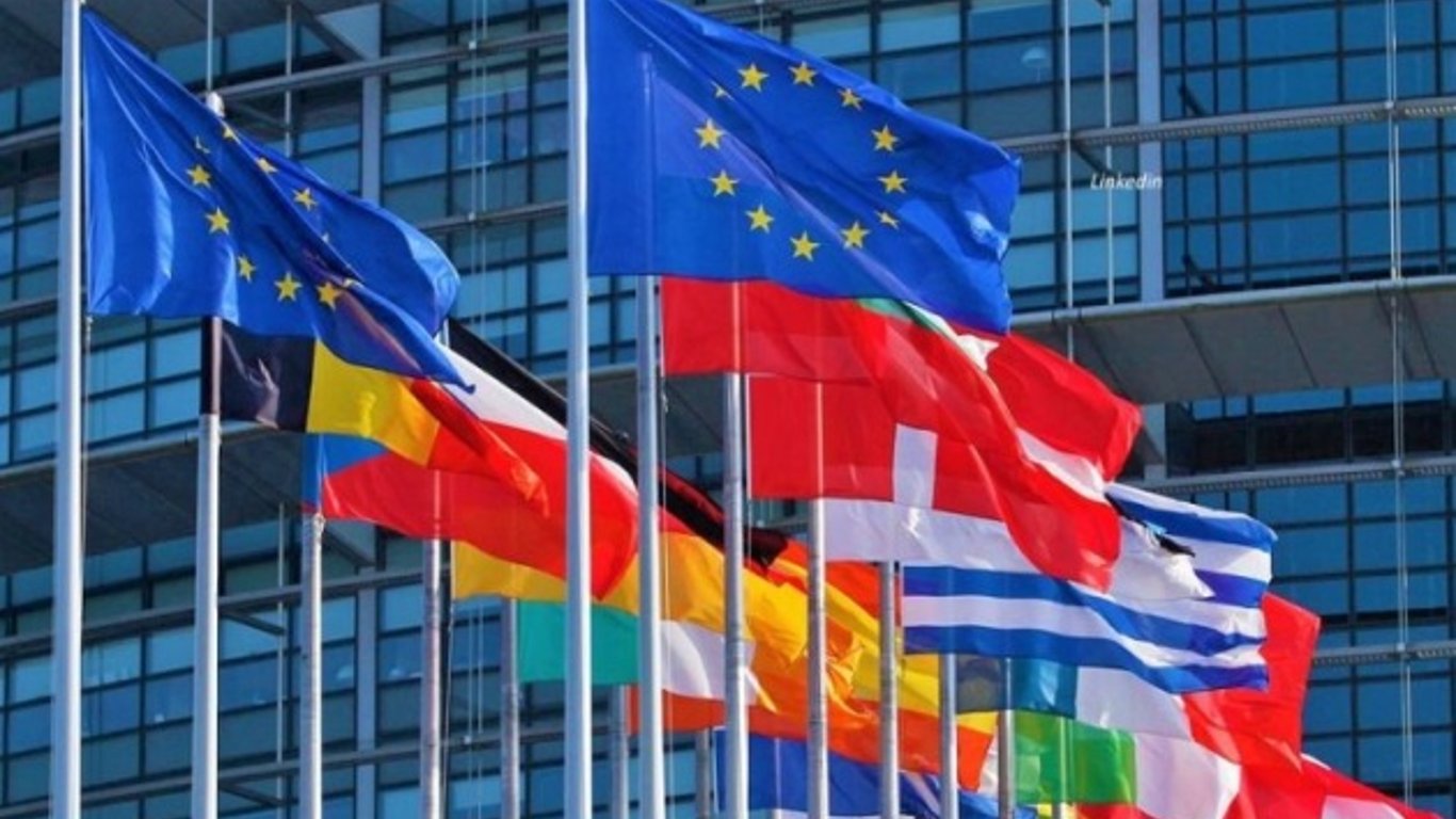 Евросоюз примет в свой состав Северную Македонию и Албанию, - журналист Йозвяк