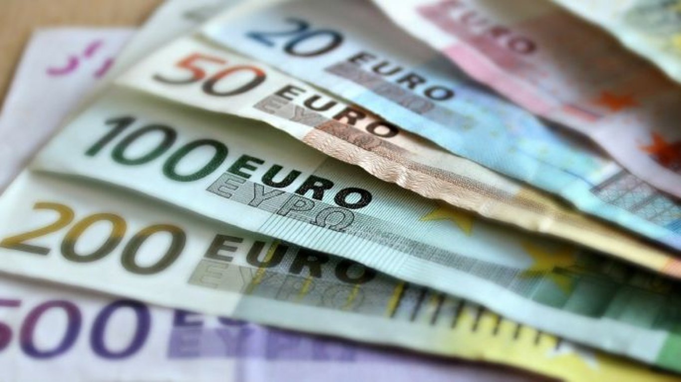 Европарламент утвердил вхождение Хорватии в еврозону