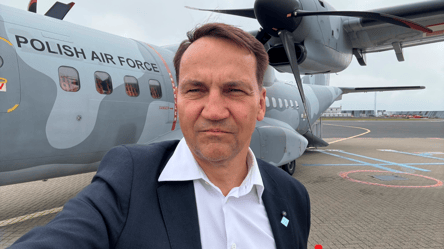 Сикорский сделал резкое заявление об атаке дронами на Польшу - 285x160