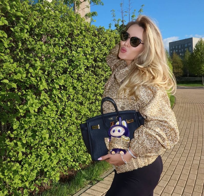 Лабубу зараз носять в усьому світі