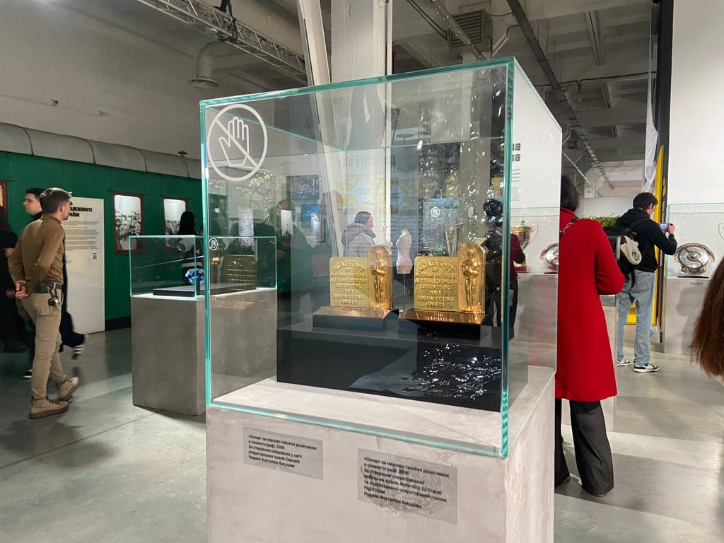 Кримське золото, спорт і "Щедрик" — Ukraine WOW буде до січня - фото 1