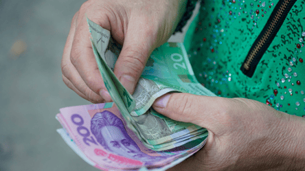 1500 грн в апреле придет не всем пенсионерам: в ПФУ уточнили условия - 285x160