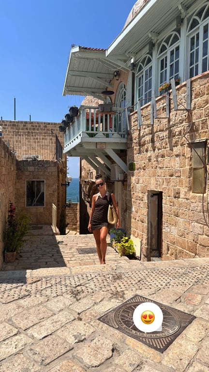 Син Ксенії Мішиної влаштував їй кумедну фотосесію на пальмі - фото 3