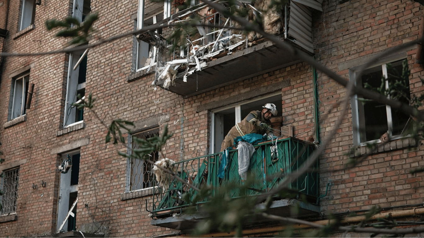У Києві збільшилась кількість постраждалих: ліквідація наслідків триває