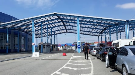 Українці в Польщі — що буде з зарплатами і фіндопомогою у жовтні - 285x160