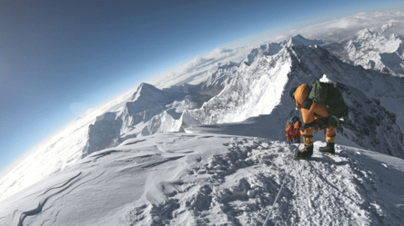 Смертельний Еверест: чому сходження на гору стає дедалі небезпечним - 285x160