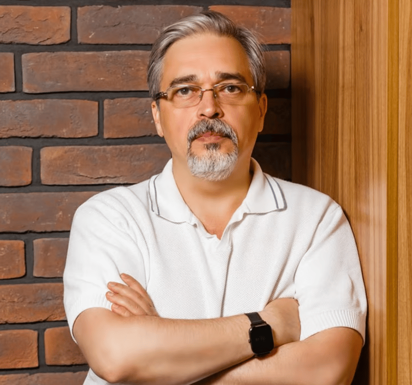 Руслан Земляный