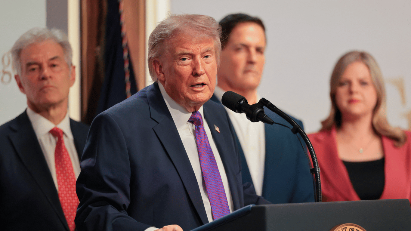 Трамп заявил, что приостановил запланированную атаку на Иран