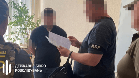 Робив бізнес на ухилянтах — на Одещині викрили правоохоронця - 285x160