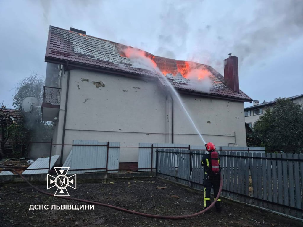 горить будинок