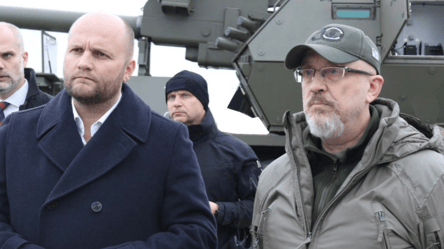 Резников встретился в Киеве с министром обороны Словакии: что обсудили - 285x160