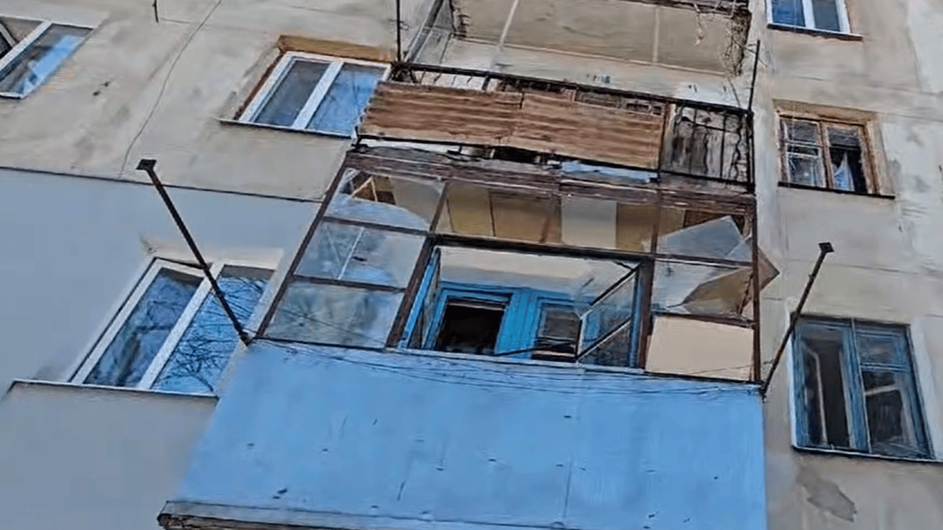 Армія РФ вкотре обстріляла Херсон — пошкоджено лікарню