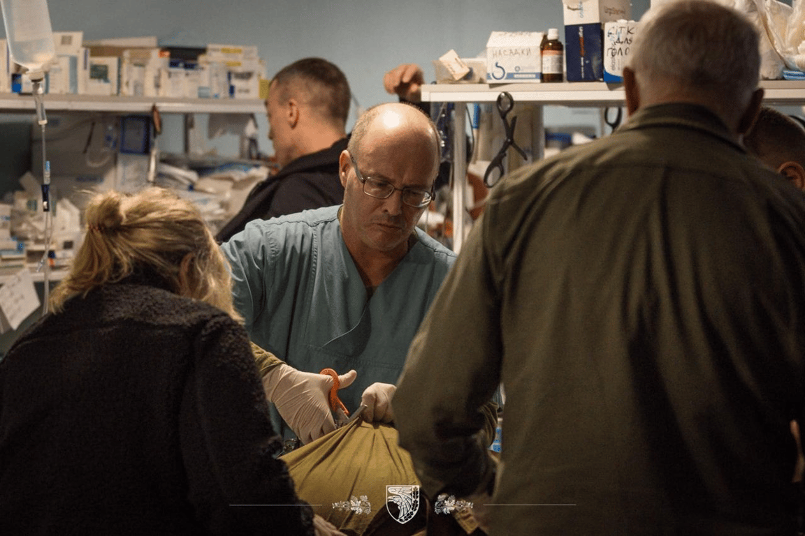 Как боевые медики спасают жизнь бойцов ВСУ — Зеленский показал трогательные фотографии