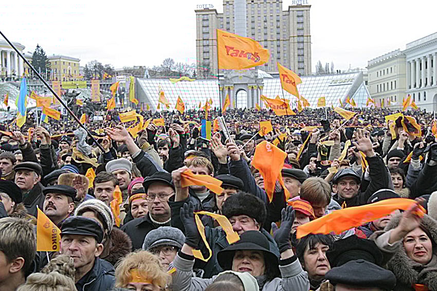 People taking part in the Orange Revolution 2004