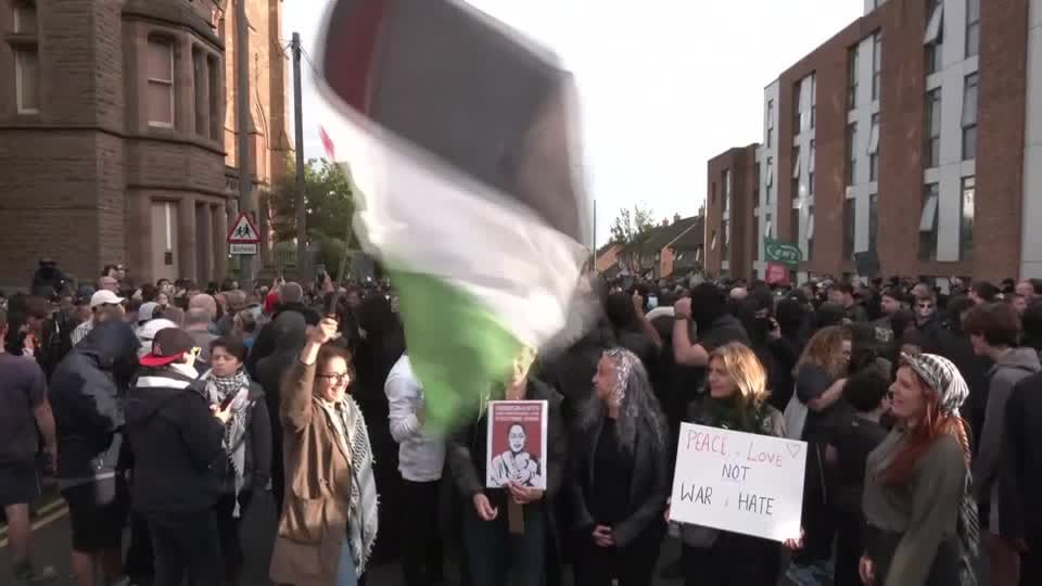 Понад 100 антимігрантських акцій заплановано сьогодні у Британії — чого чекає поліція - фото 2