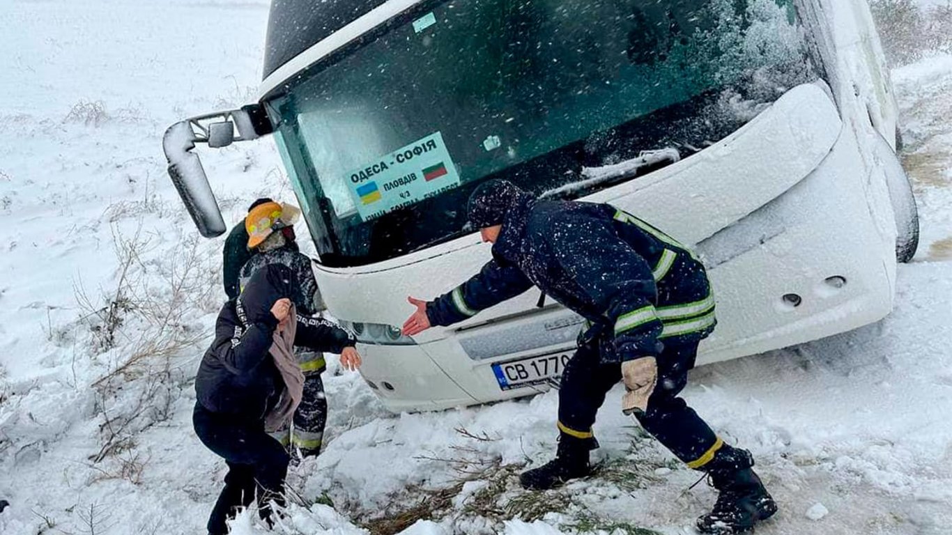 Погода в Украине в четверг, 14 декабря — какие области будут страдать от гололеда