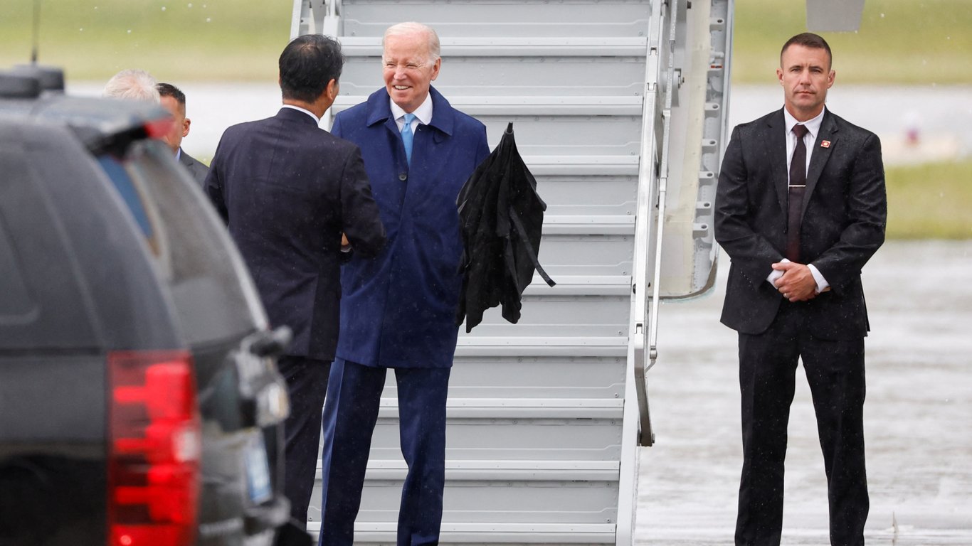 Байден прибув до Японії на саміт G7: онлайн-трансляція