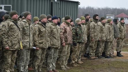 Гончаренко повідомив, чи відправляють на передову бійців 50+ - 285x160