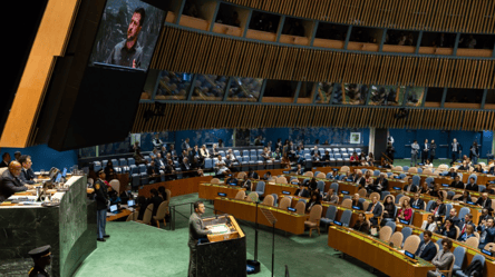 В Украине опровергли фейки о саботаже в сессионном зале ООН во время выступления Зеленского - 285x160