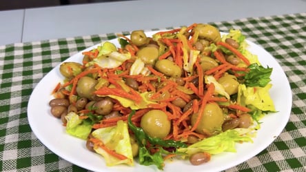 Постный салат с фасолью и грибами — сытный рецепт на ужин - 285x160