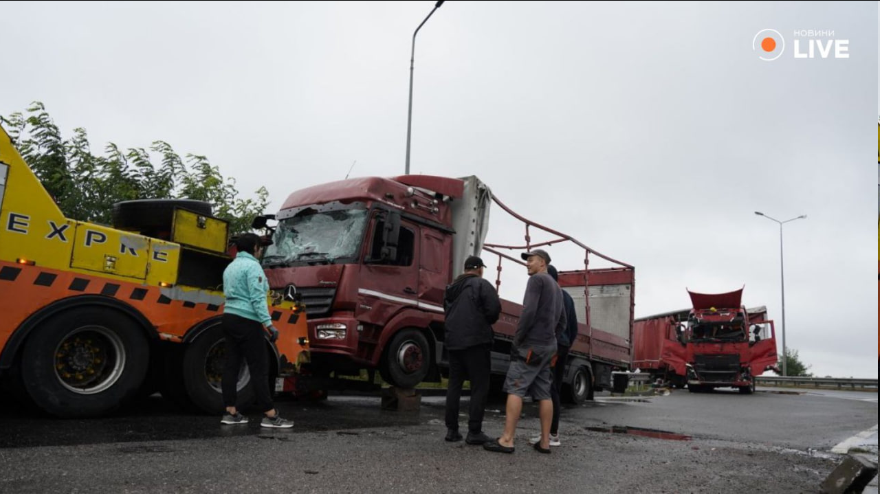 На Полтавщині "шахед" знищив вантажівку родини харків'ян — відео - фото 1