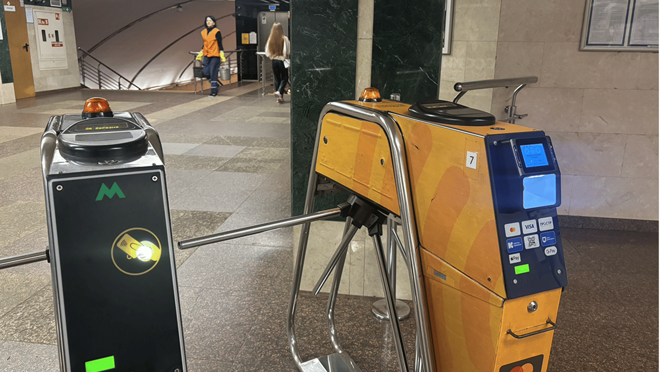 У Києві закривають останні каси в метро: що треба знати пасажирам